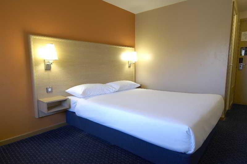Travelodge Liverpool Central Exterior foto